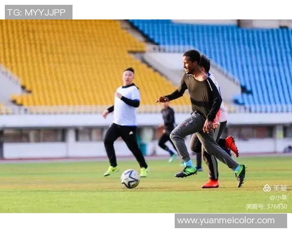 冈山绿雏与赞岐的激烈对决展现足球魅力与团队精神