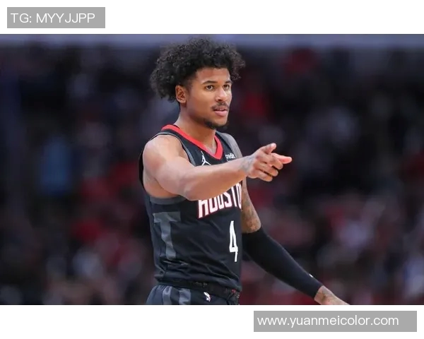 德雷蒙德格林的篮球生涯与领导力探讨：从勇士队的核心到全能战士